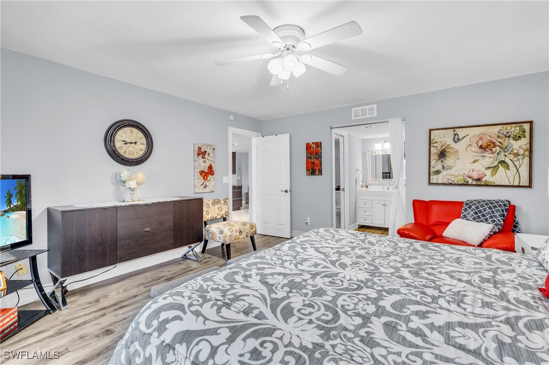4904 Vincennes ST 105