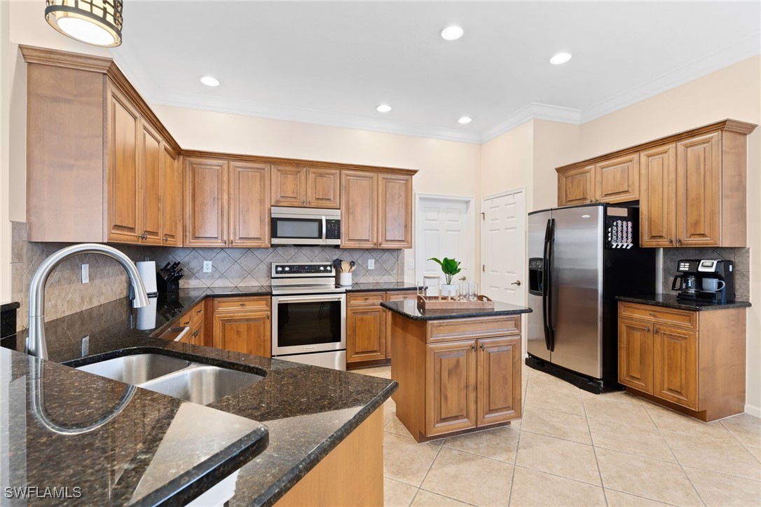 11106 Oxbridge WAY