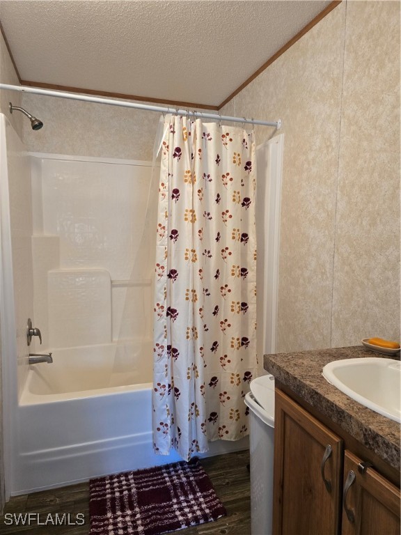 22815 Tinas LN