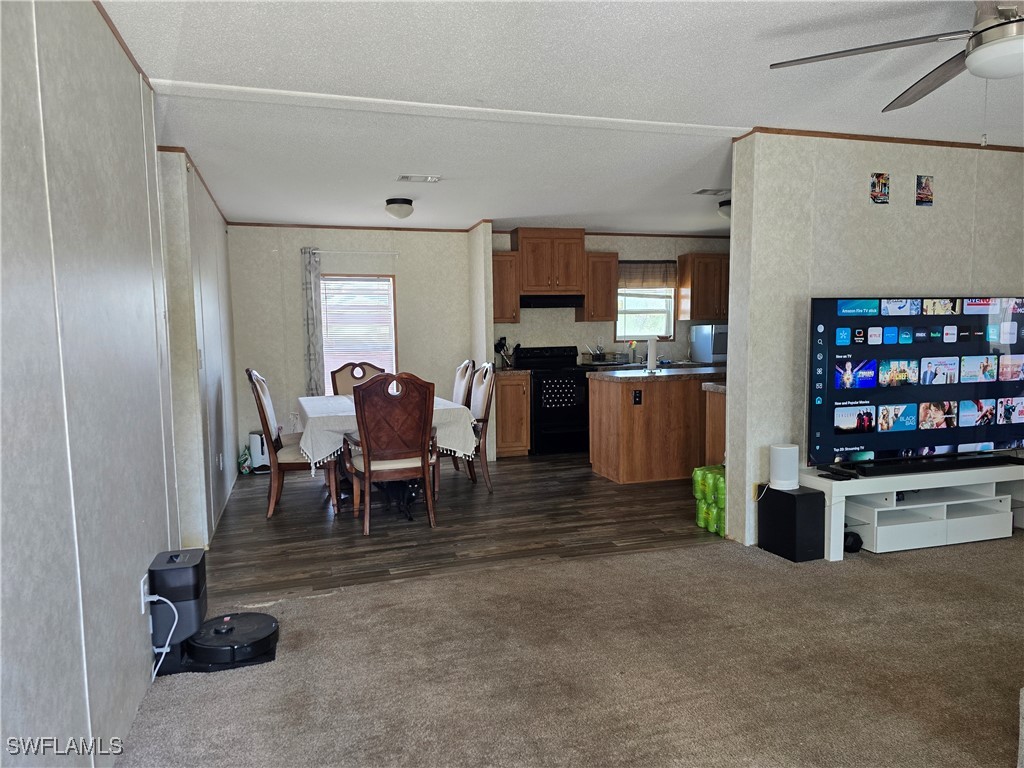 22815 Tinas LN