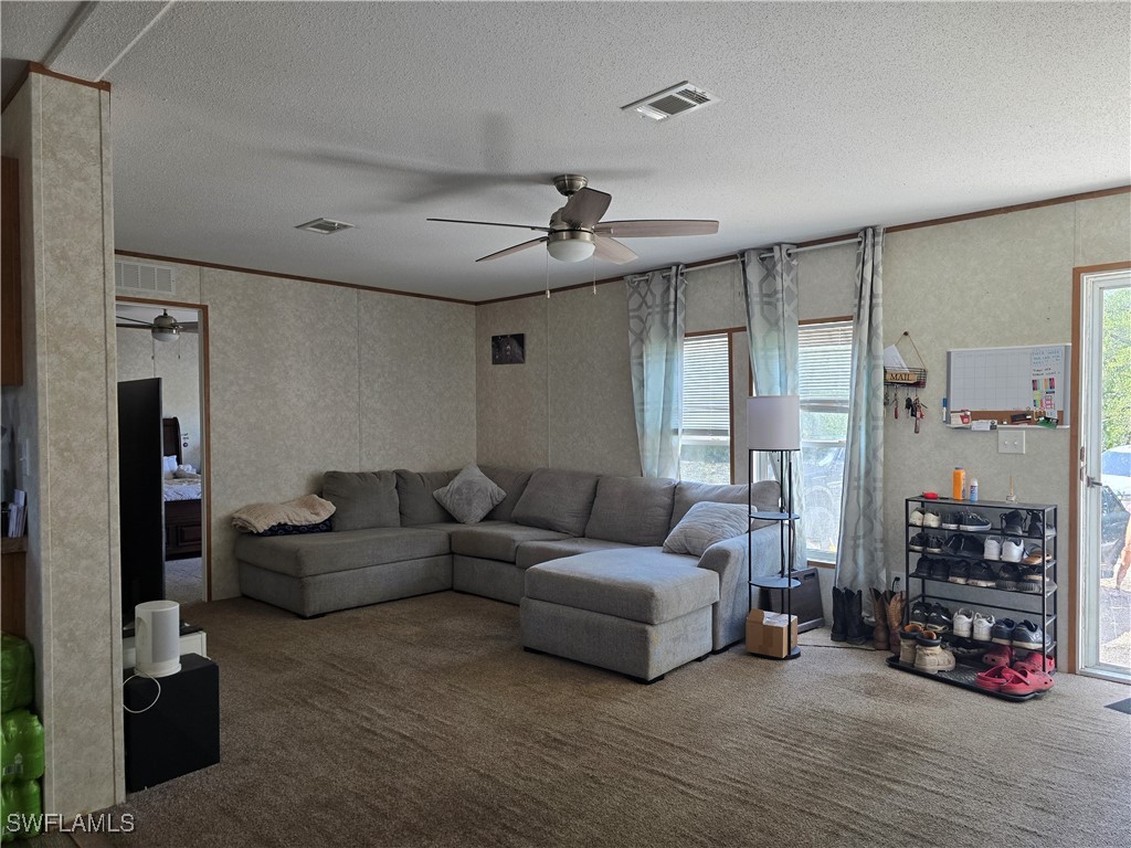 22815 Tinas LN