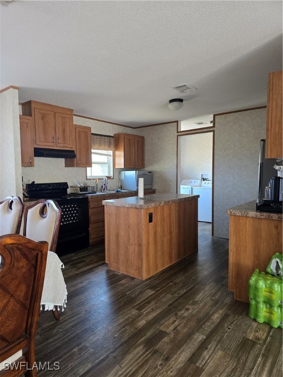 22815 Tinas LN