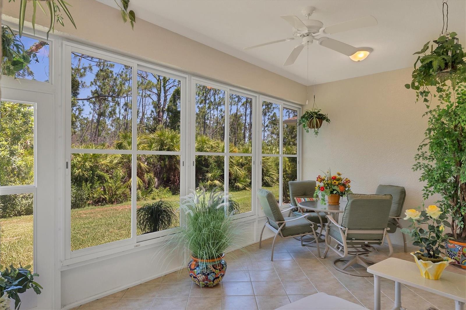 2446 MAGNOLIA CIR