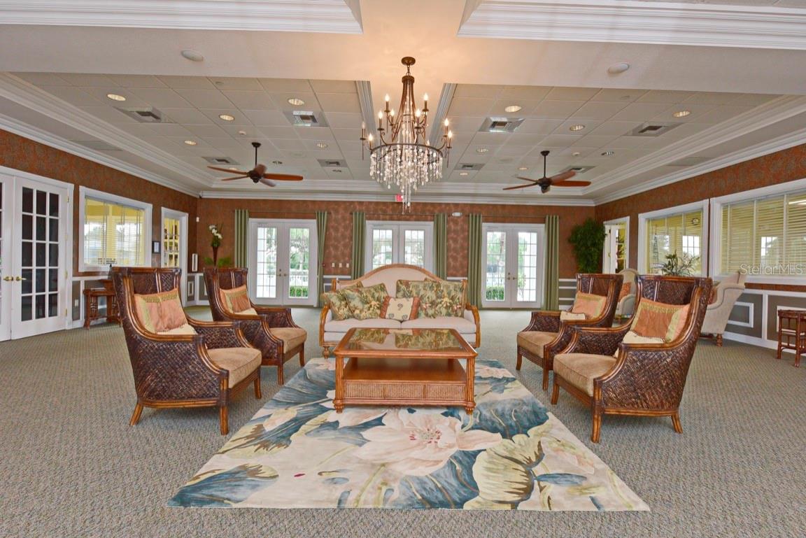 2446 MAGNOLIA CIR
