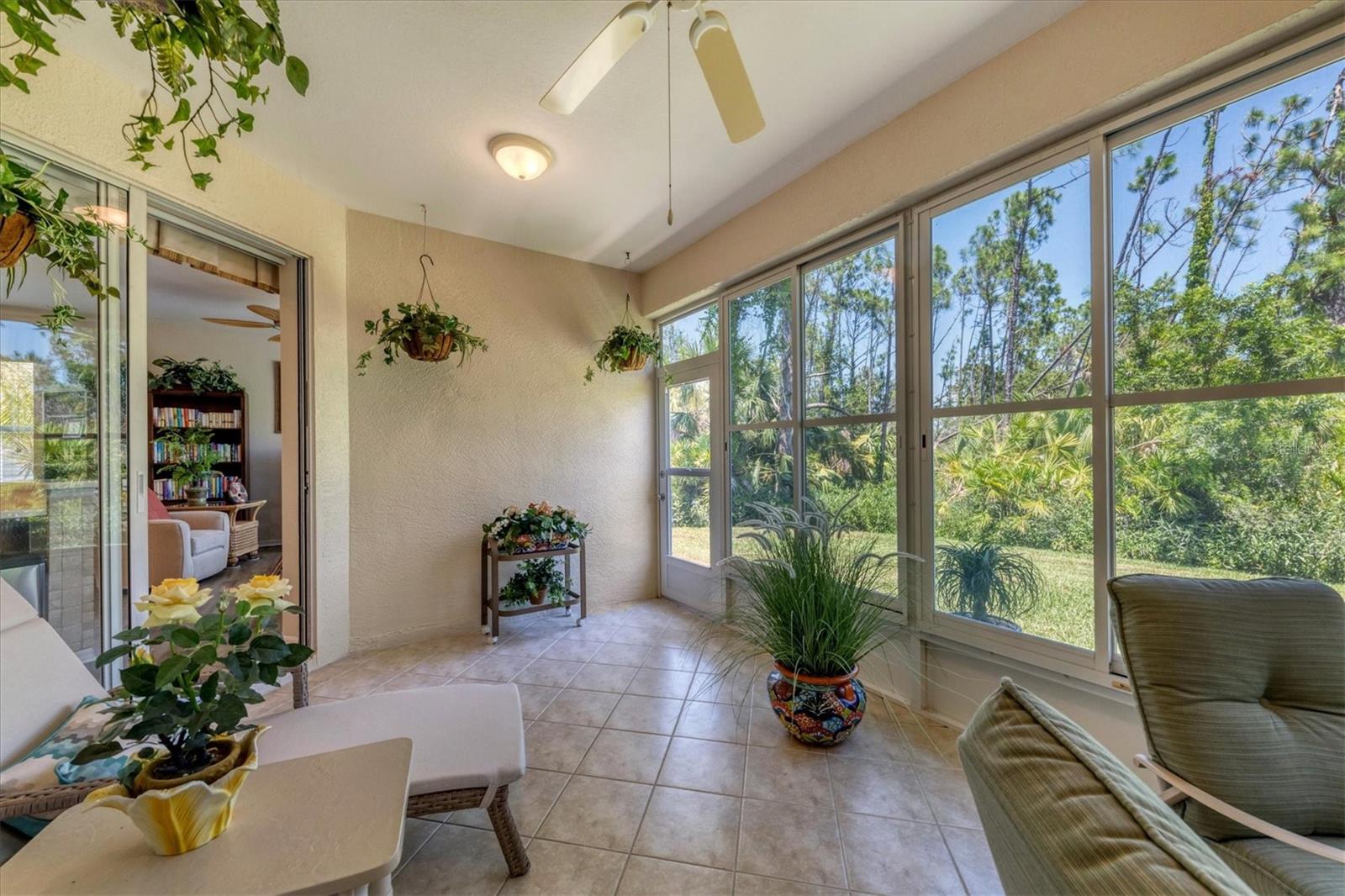 2446 MAGNOLIA CIR