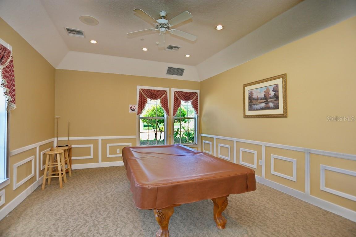 2446 MAGNOLIA CIR