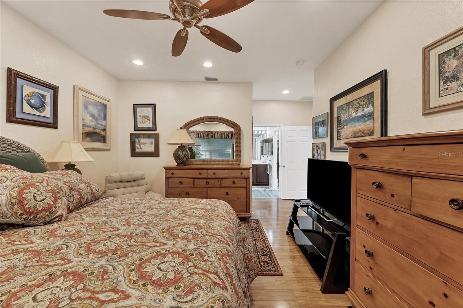2446 MAGNOLIA CIR