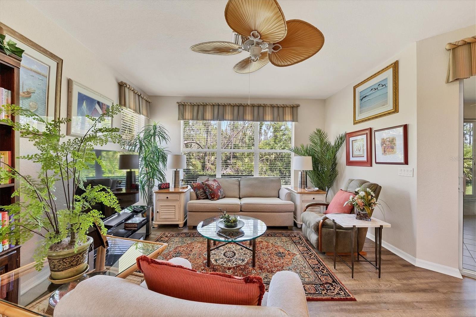 2446 MAGNOLIA CIR