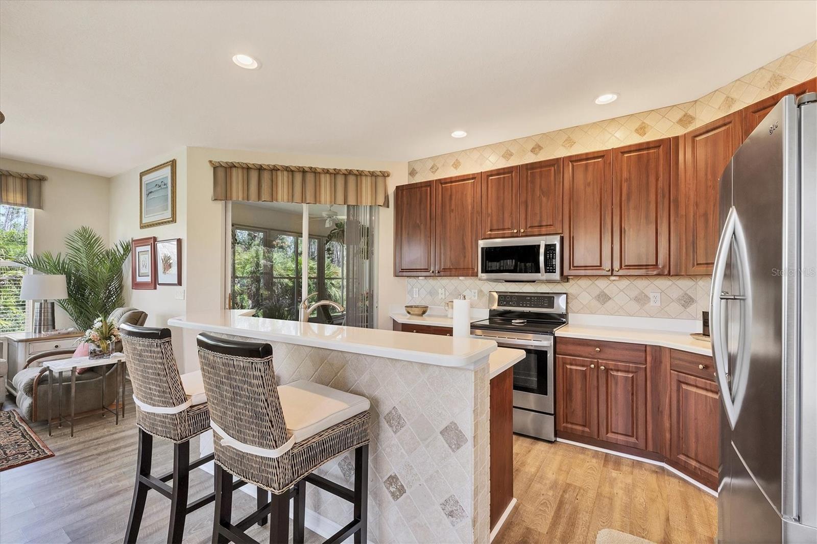 2446 MAGNOLIA CIR