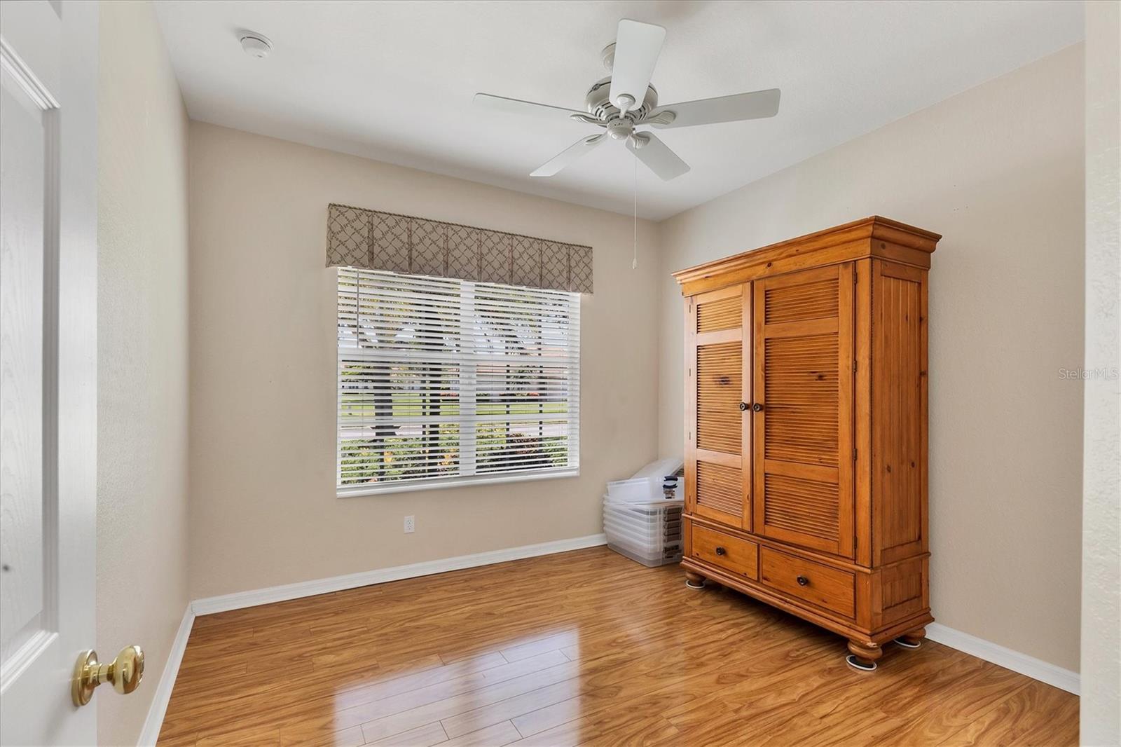 2446 MAGNOLIA CIR