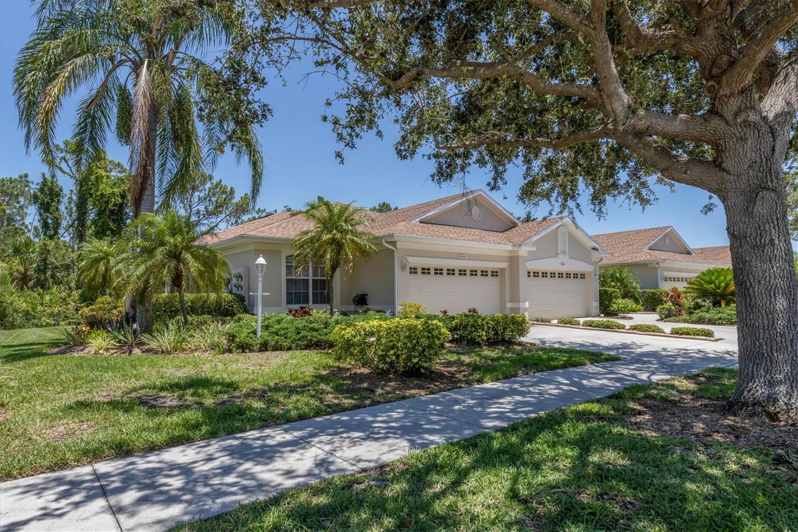 2446 MAGNOLIA CIR
