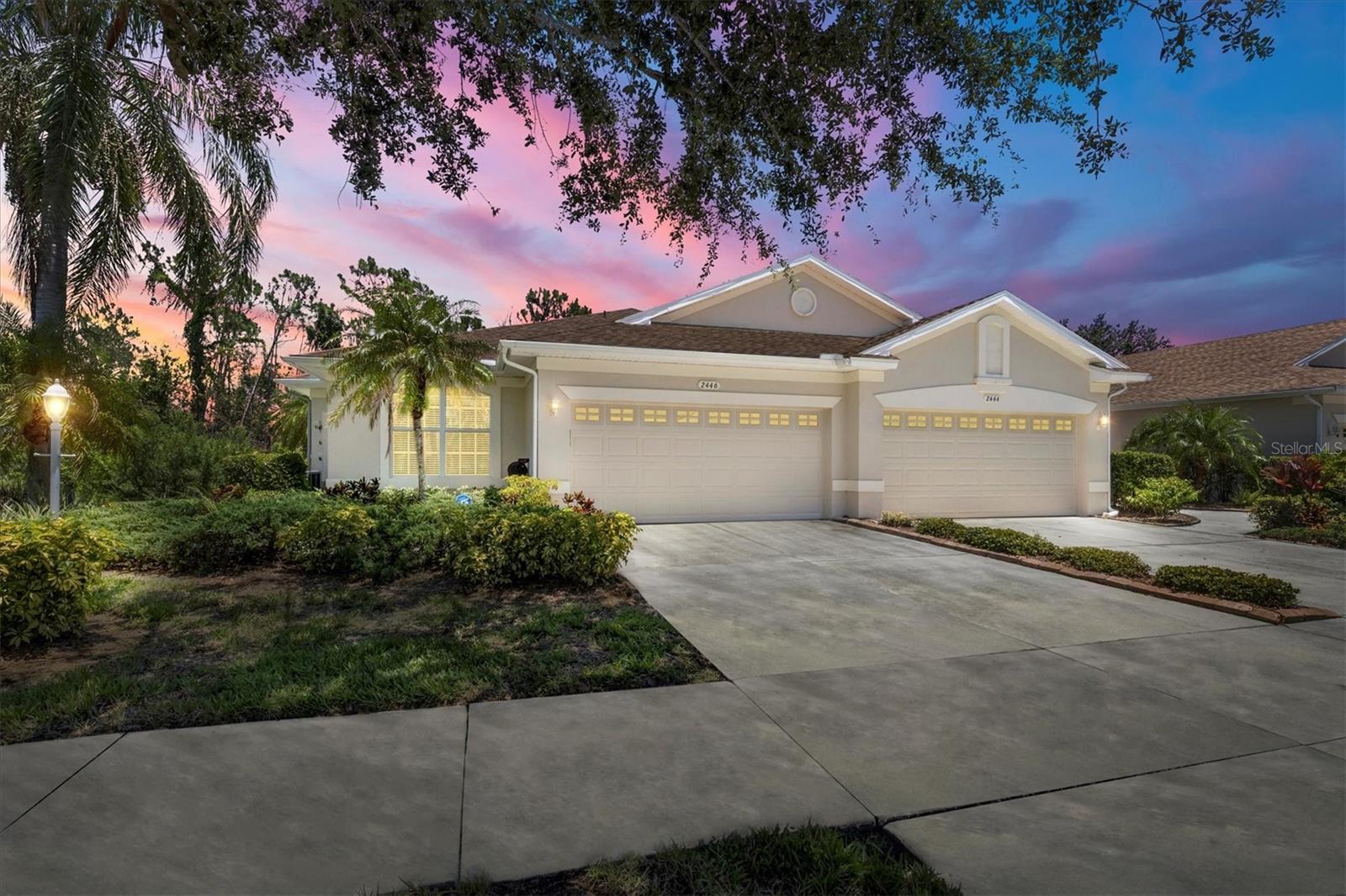 2446 MAGNOLIA CIR