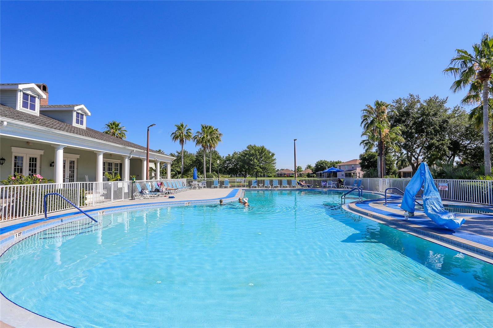 2446 MAGNOLIA CIR