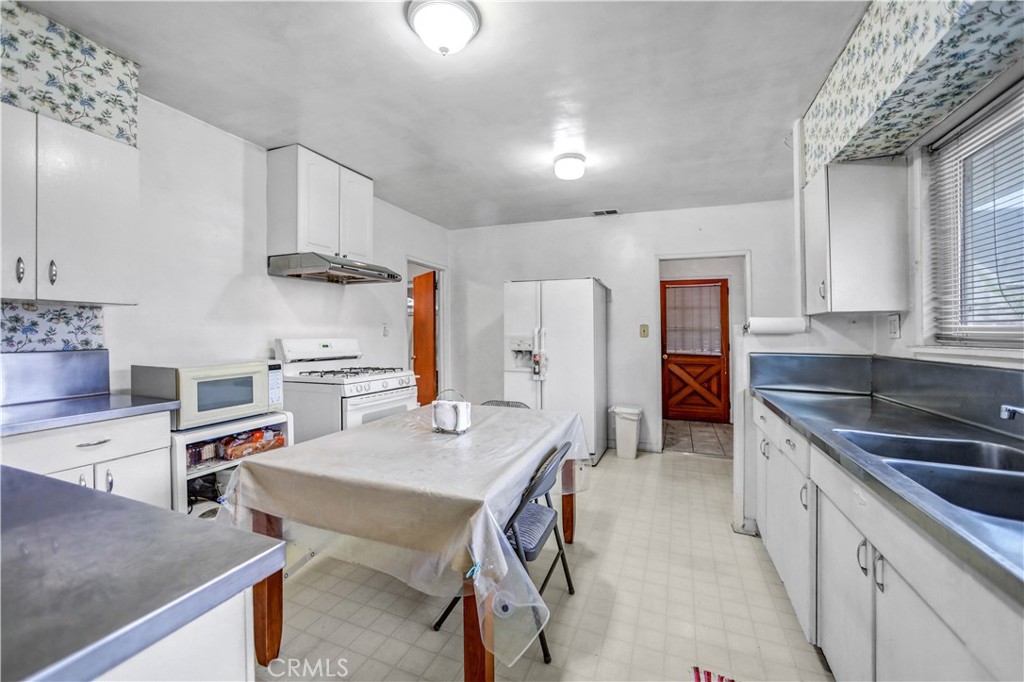 2857 W Avenue 33
