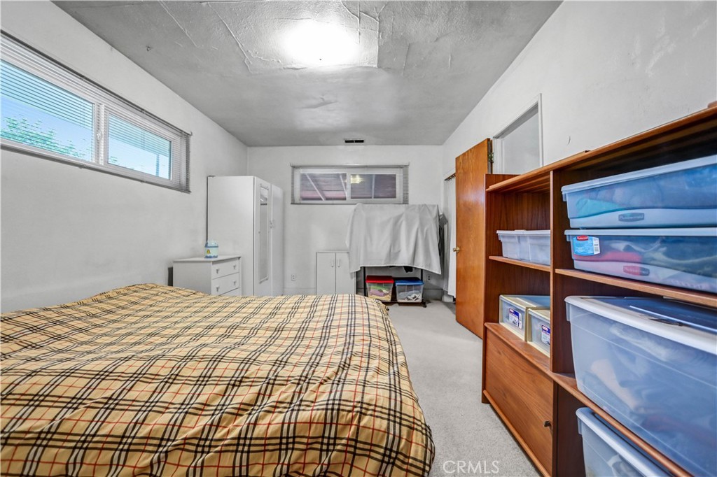 2857 W Avenue 33