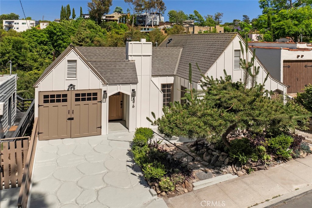 2376 Lake View Avenue