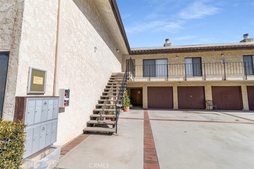 322 N Avenue 66 5