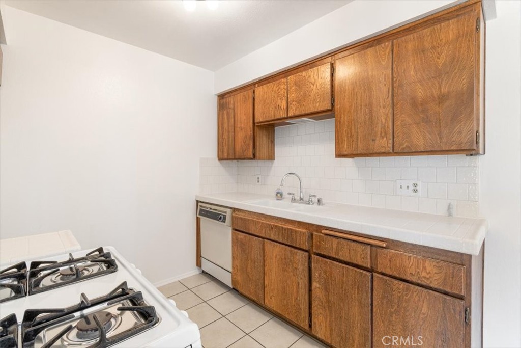 322 N Avenue 66 5