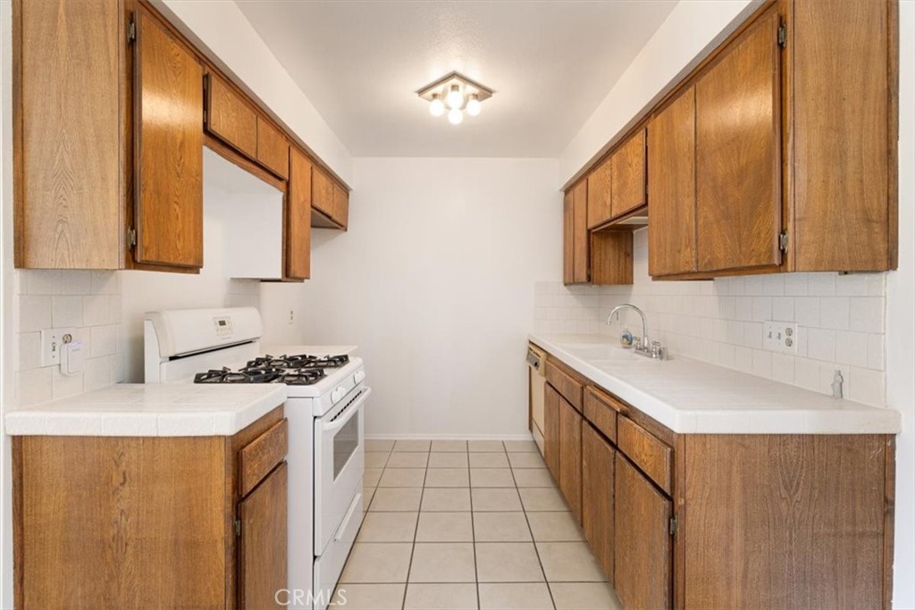 322 N Avenue 66 5