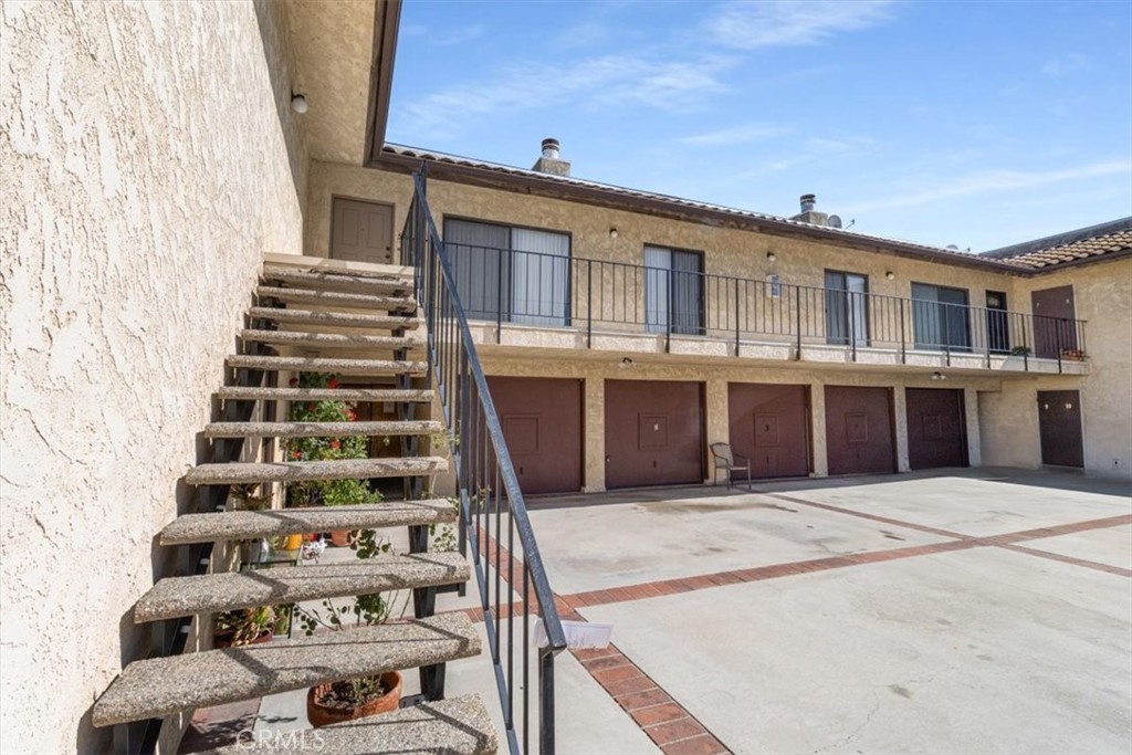 322 N Avenue 66 5