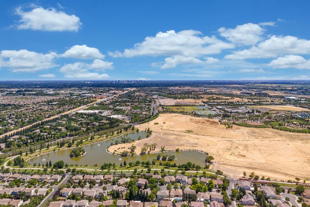 5350 Dunlay Drive 112