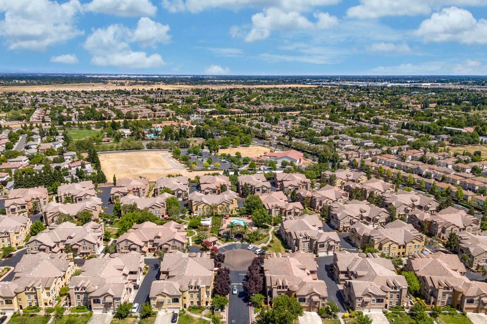 5350 Dunlay Drive 112