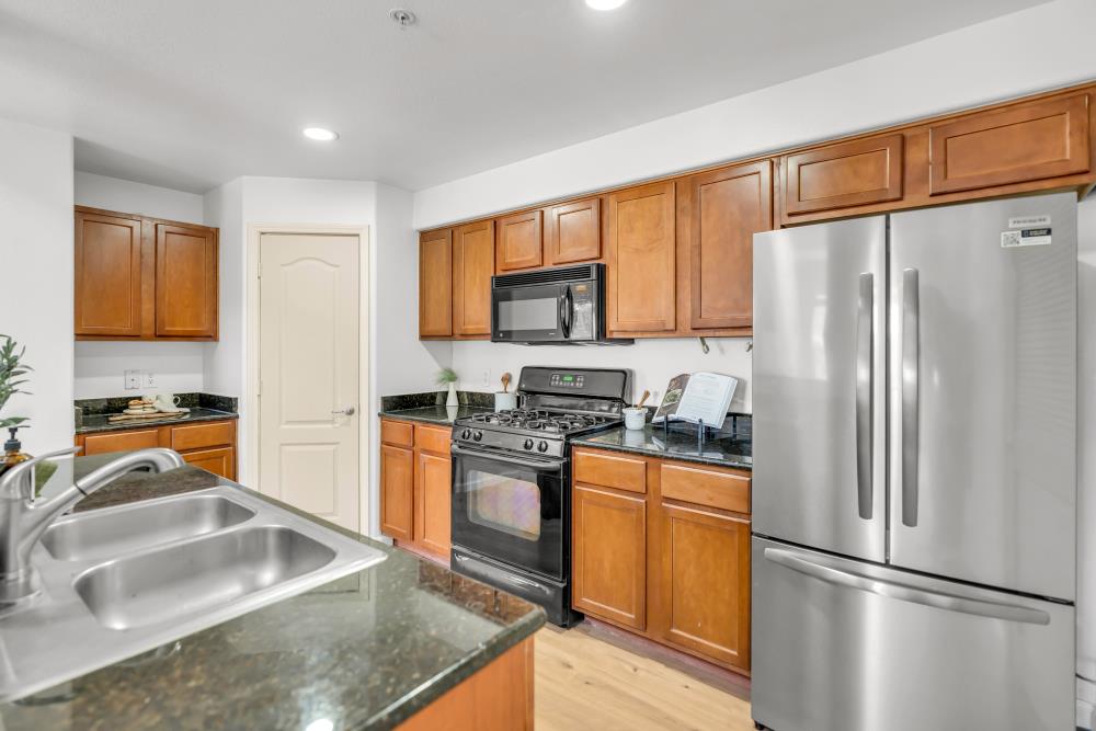 5350 Dunlay Drive 1612