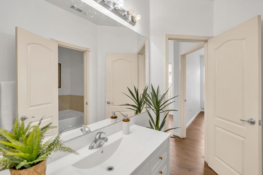 5350 Dunlay Drive 1612