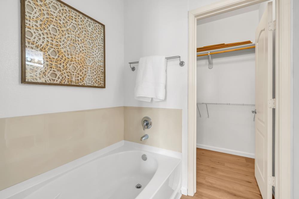 5350 Dunlay Drive 1612