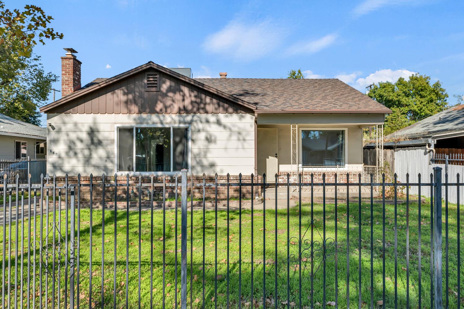 153 El Camino Avenue