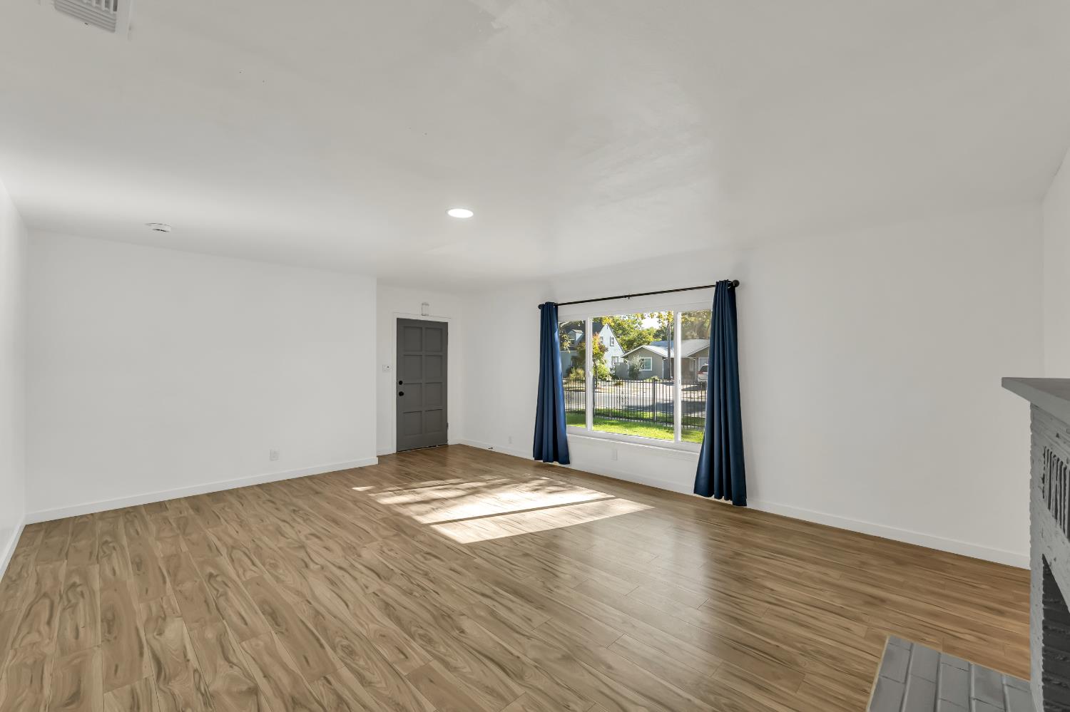 153 El Camino Avenue