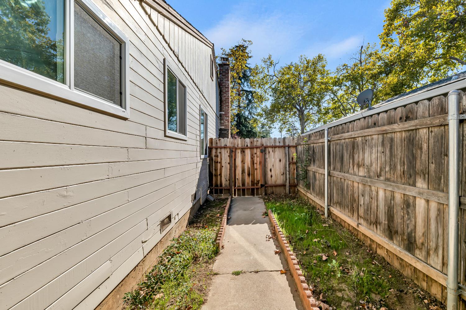 153 El Camino Avenue