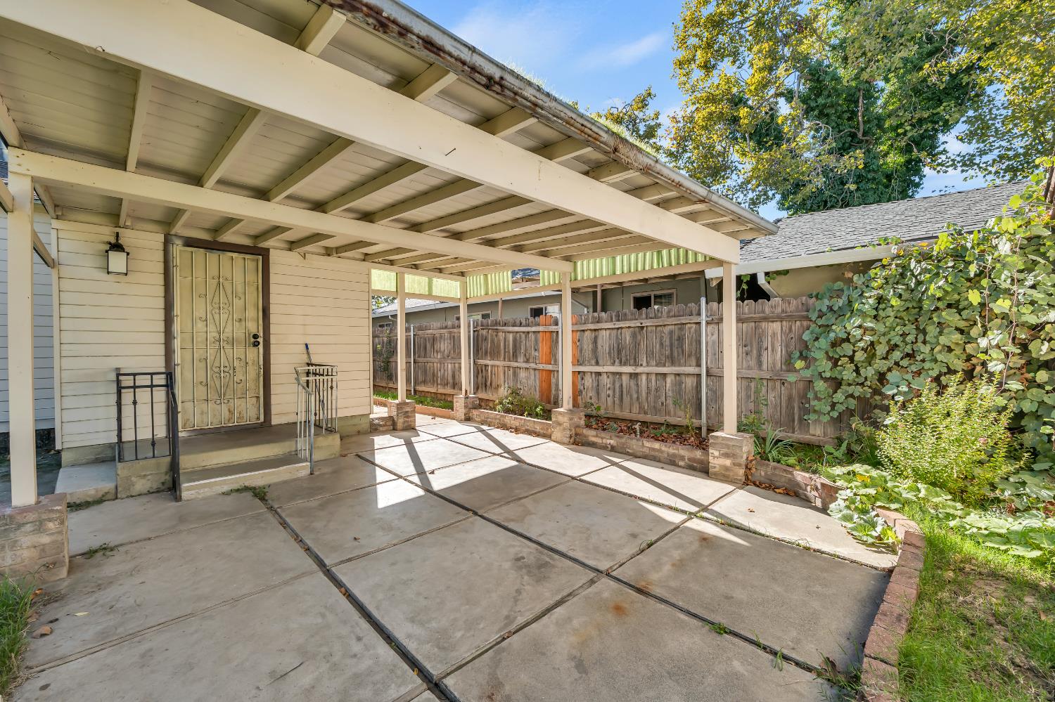 153 El Camino Avenue