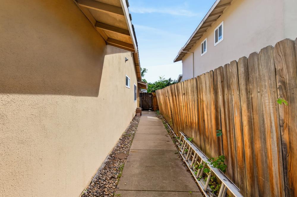 2612 Stonehaven Drive