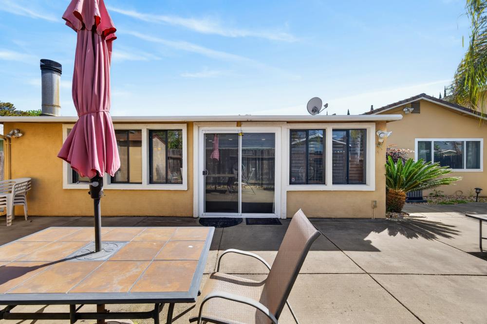 2612 Stonehaven Drive