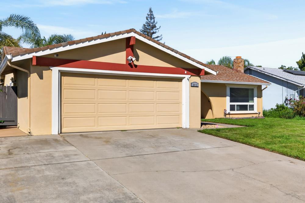 2612 Stonehaven Drive