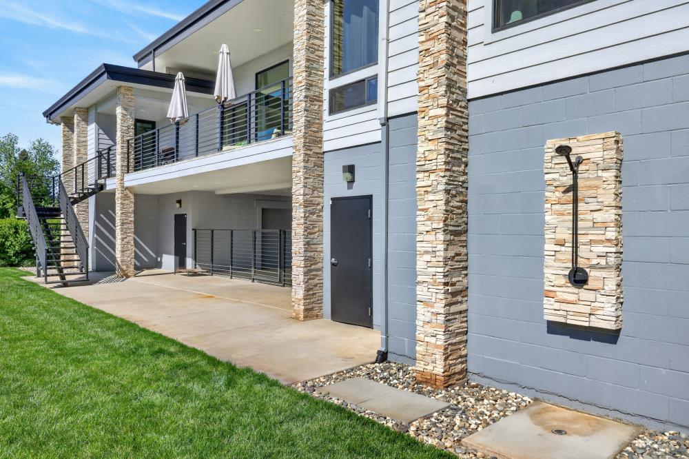 713 Saddleback Drive