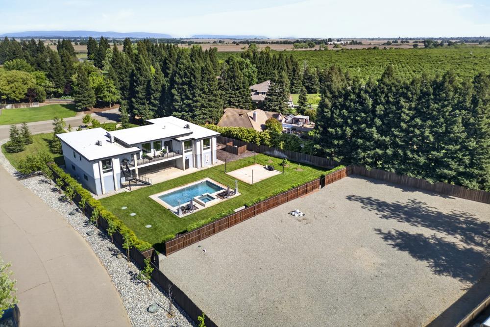 713 Saddleback Drive
