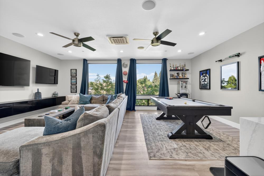 713 Saddleback Drive