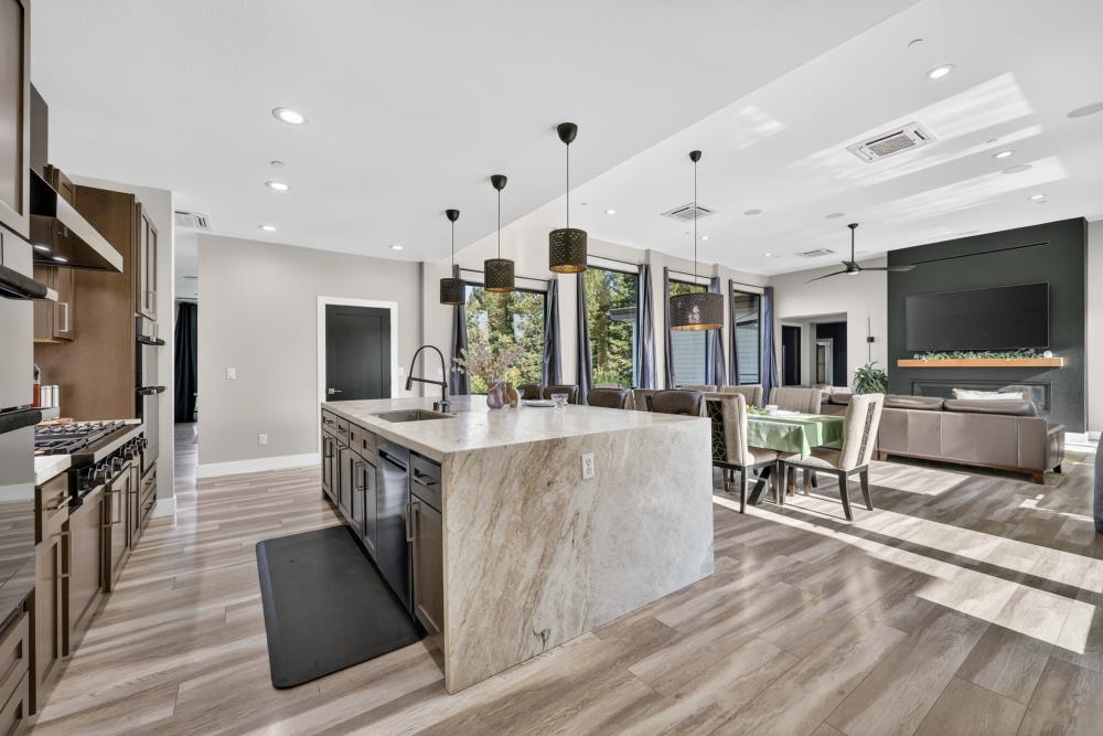 713 Saddleback Drive
