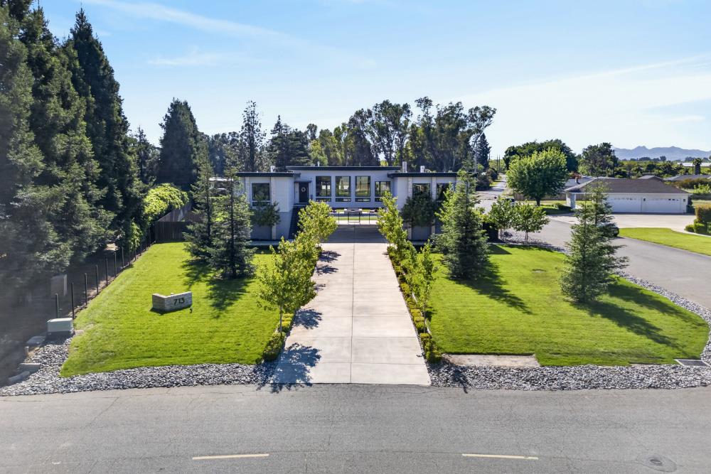 713 Saddleback Drive
