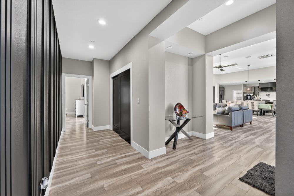 713 Saddleback Drive