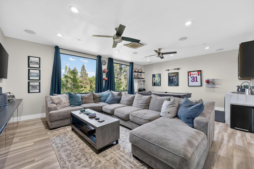 713 Saddleback Drive