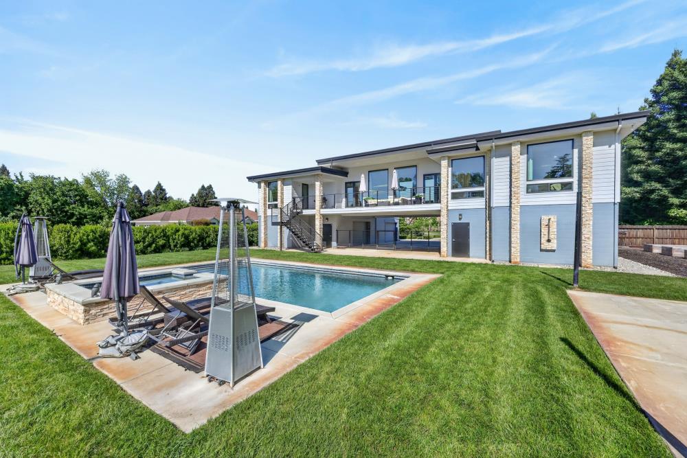 713 Saddleback Drive