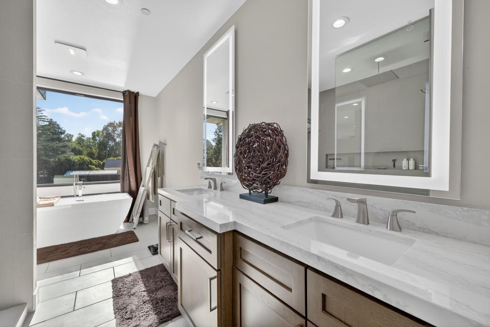 713 Saddleback Drive