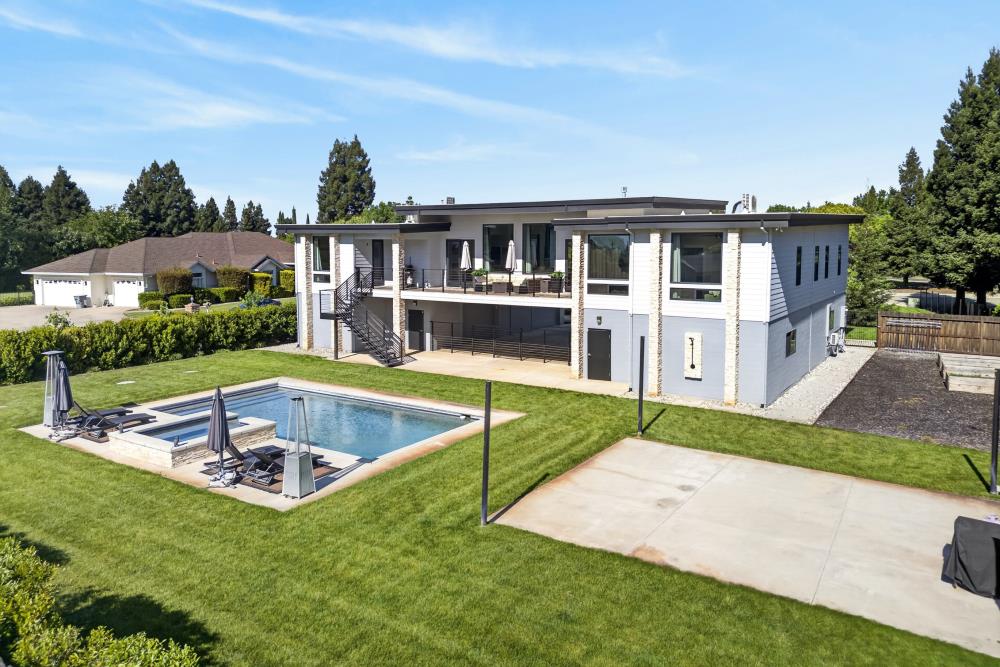 713 Saddleback Drive