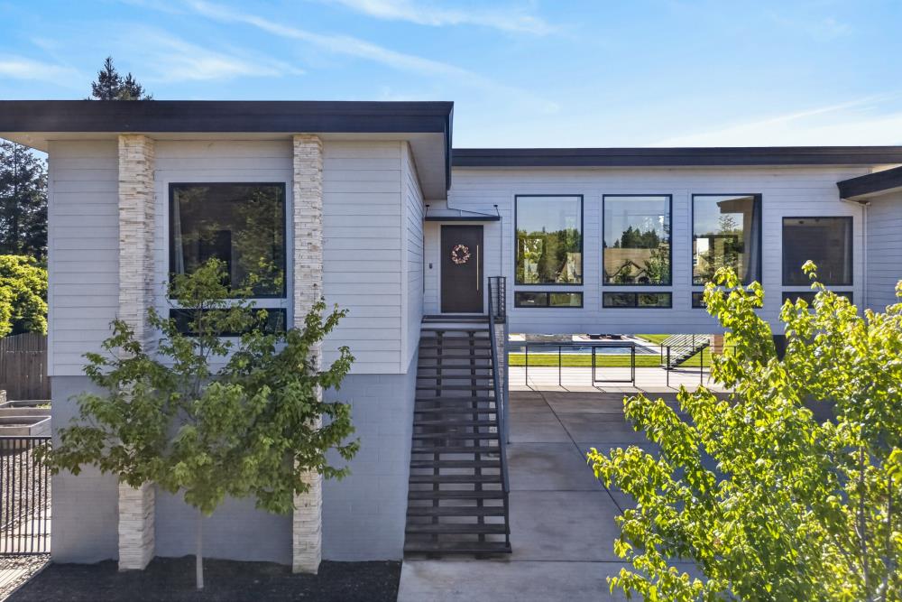 713 Saddleback Drive