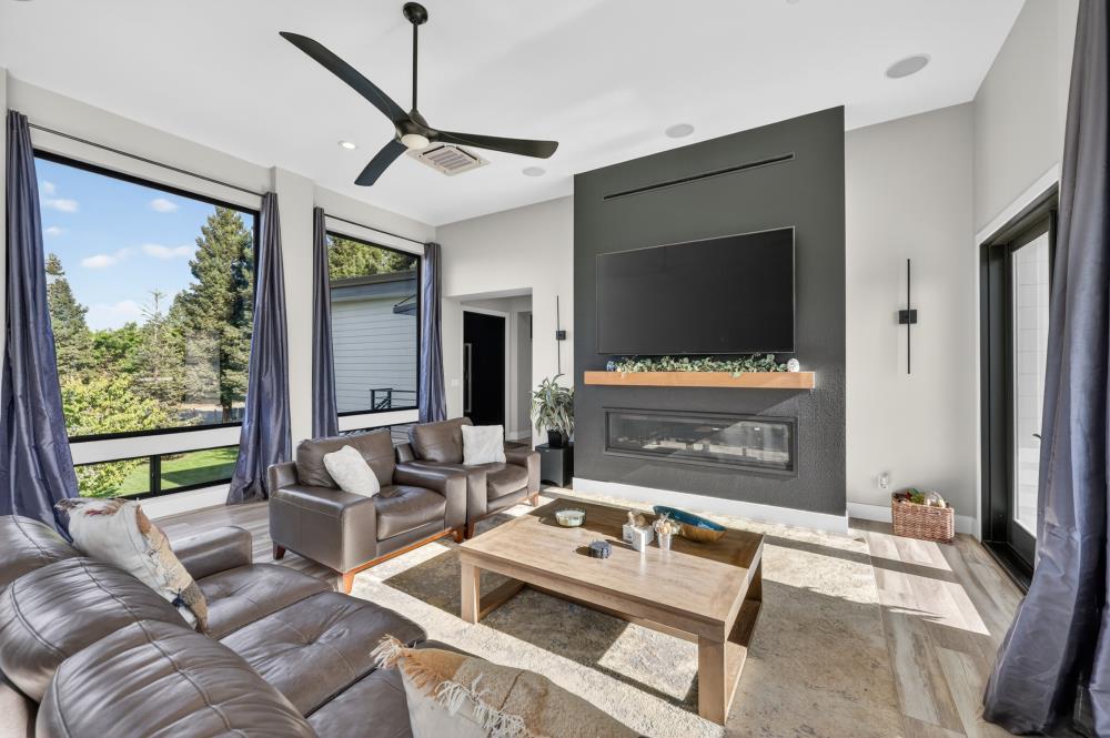 713 Saddleback Drive
