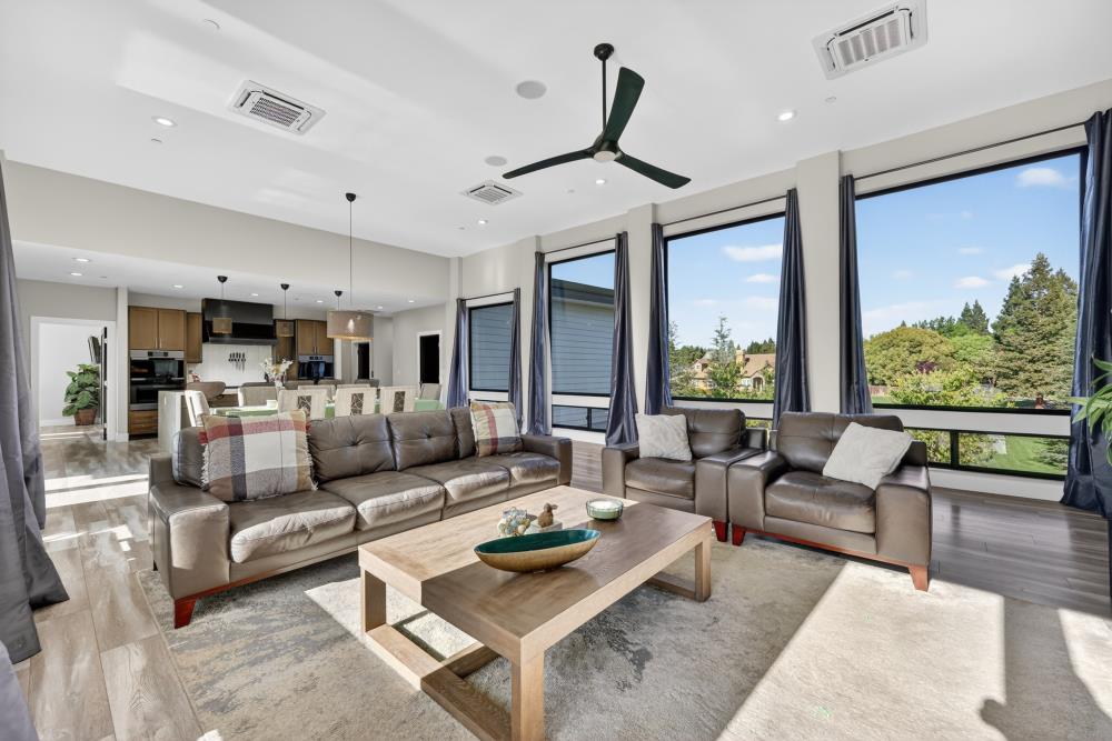713 Saddleback Drive