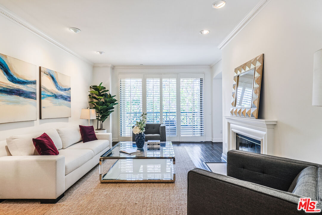 12218 Montana Ave Unit: 208